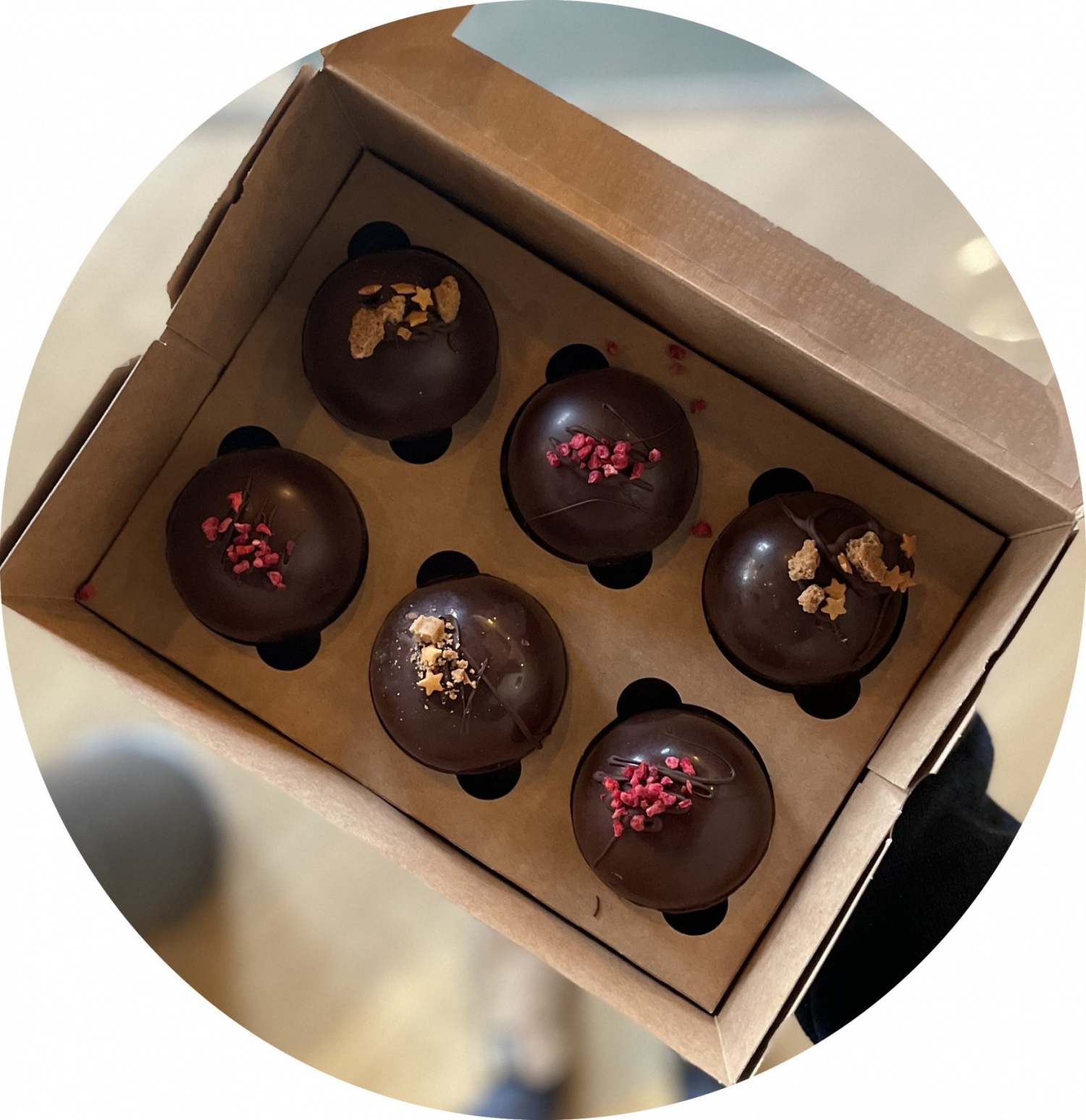 Kerst ballen - feestelijke chocolade bommen